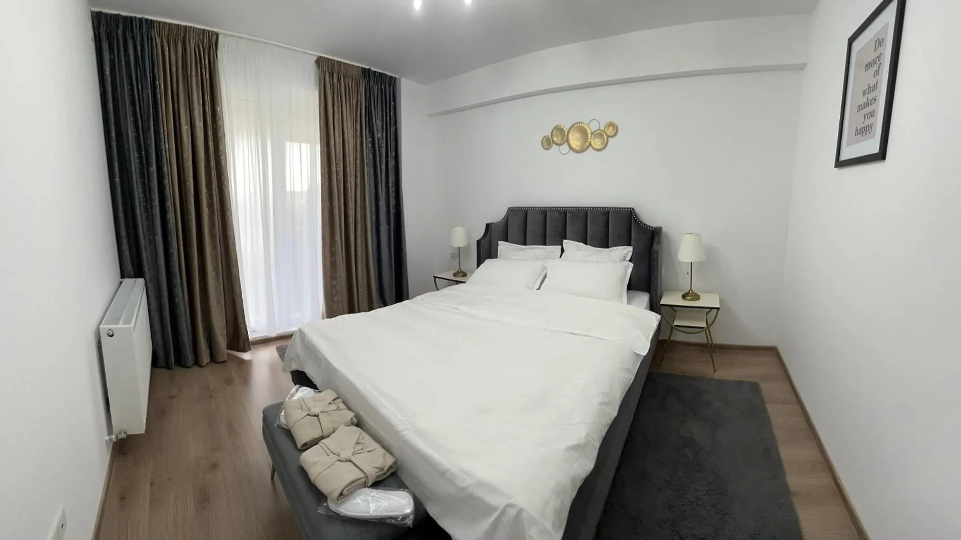 Bed & Breakfast Sun Apartments Otopeni Romania